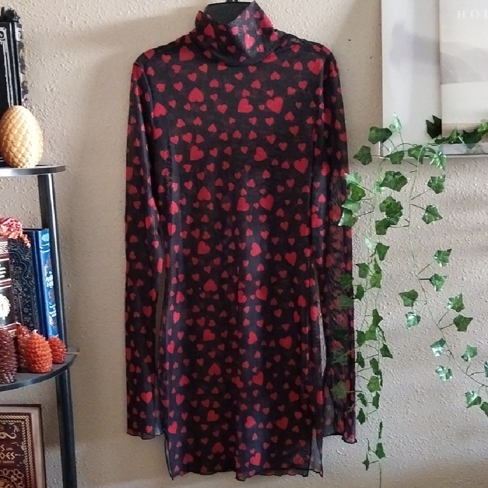 Women's Black and Red Turtleneck All Over Heart Print Long Sleeve Dress w/ Slits